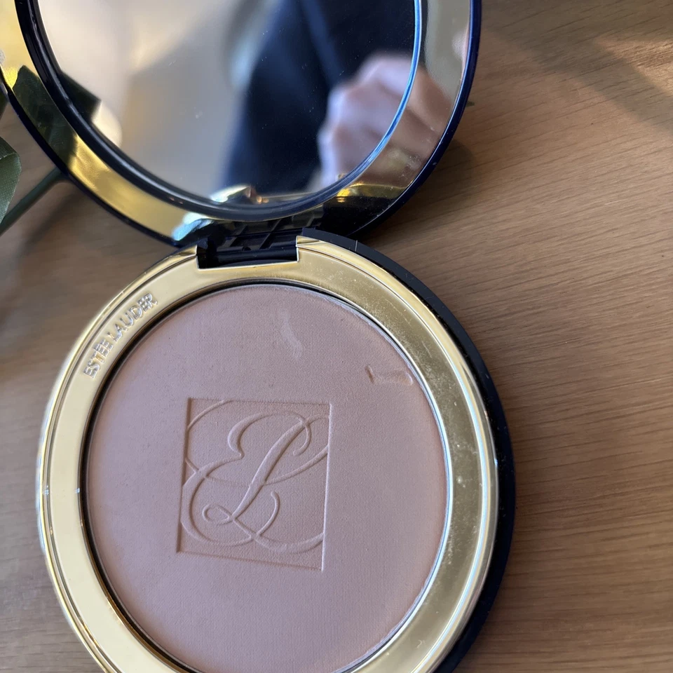 Estee Lauder Double Matte Oil Control Pressed Powder 04 Medium Deep .49 oz - Image 3 of 4