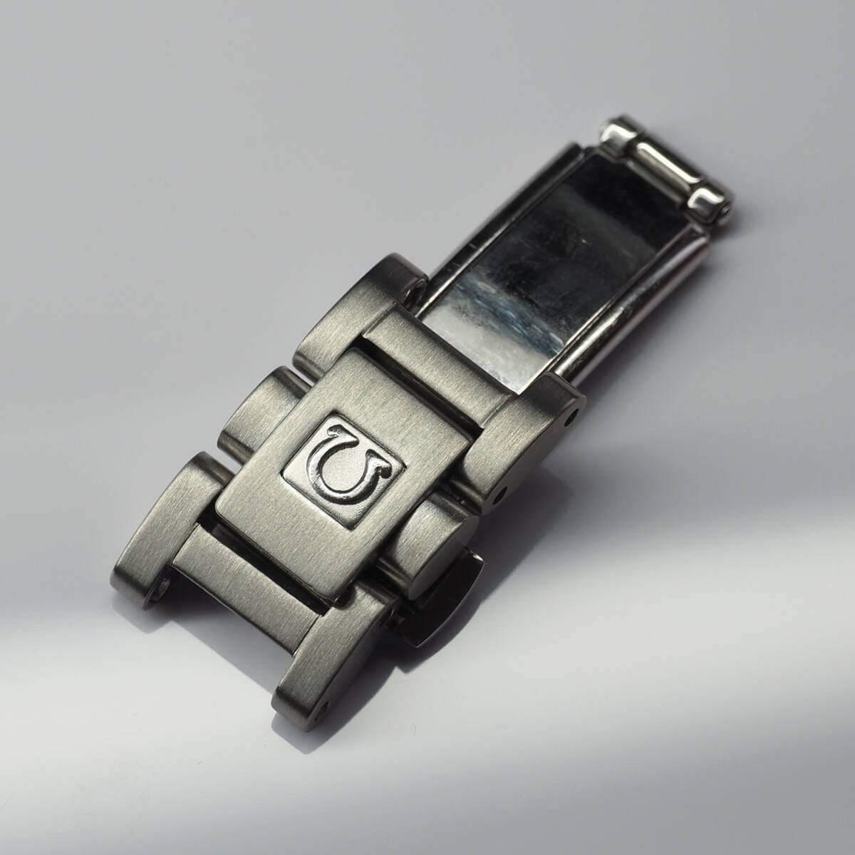 Omega Seamaster Aqua Terra Middle Clasp