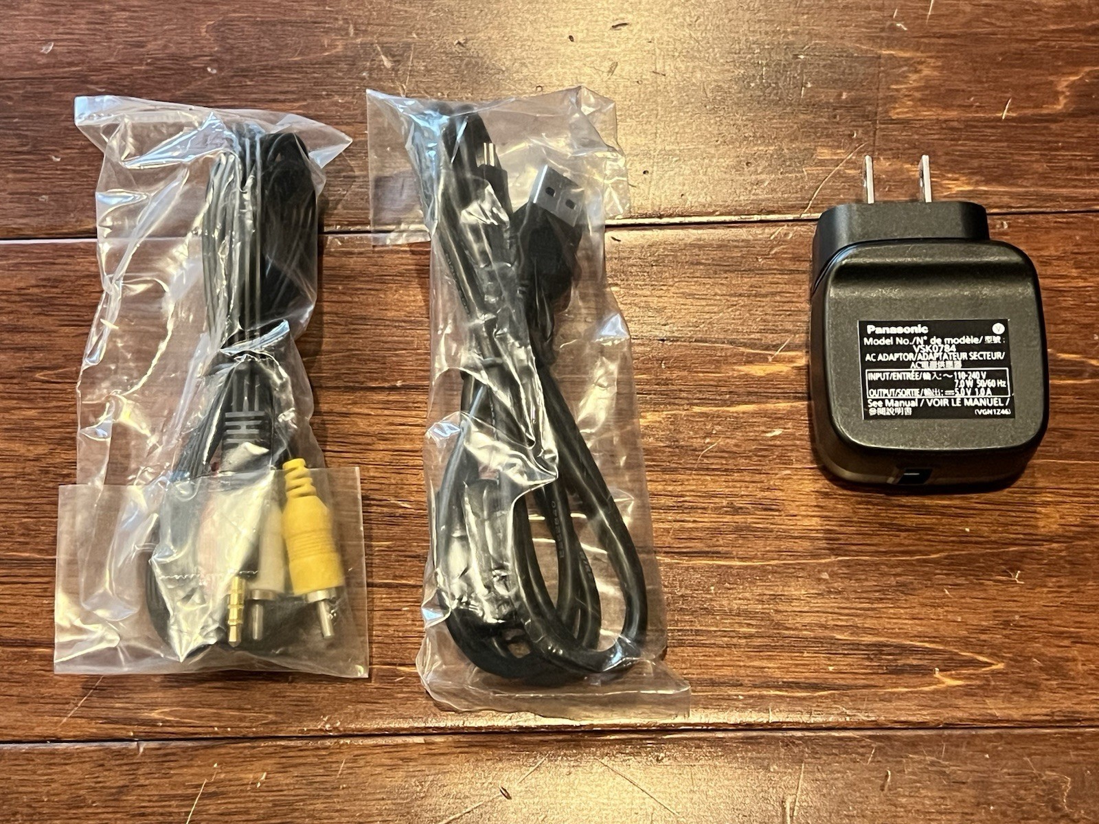 Panasonic HC-V160 Black Full HD 77x Zoom 8.9 MP Video Camera Camcorder NEW READ!