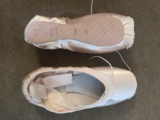Bloch Synergy NEW SEWN Pointe Shoes 4.5 YYY