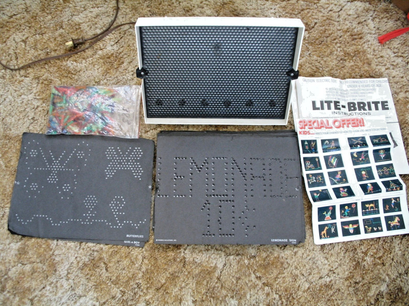 Vintage 1978 Hasbro Lite Brite w/ Pegs, Directions, 2 unused/14 used pictures