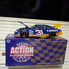ACTION 1/24 31 MIKE SKINNER LOWES 1998 Chevy Monte Carlo New in C9 New Box