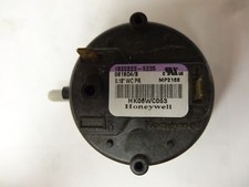 BA20267- 2 Honeywell Furnace Dual Air Pressure Switch HK06NB020 0.75 "USED"