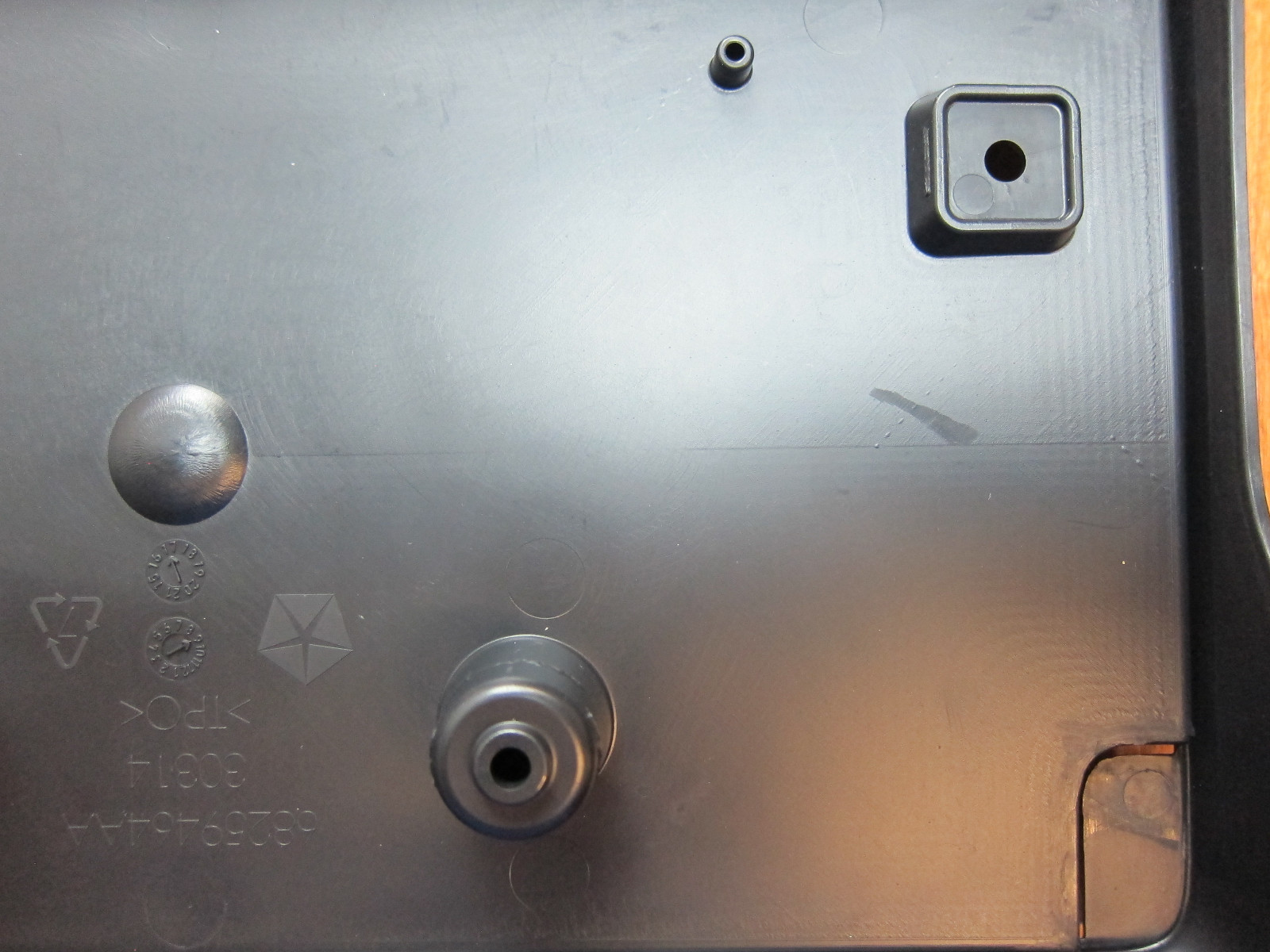 20172020 Chrysler Pacifica Front License Plate Bracket With Screws