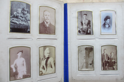 Antikes geprägtes ledergebundenes Fotoalbum. über 30 Fotos, Dekorationen - Bild 4 von 8