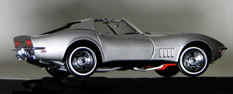 Carro de carreras Corvette Chevrolet Chevy clásico construido carrocería de metal modelo promocional personalizado Foto 3 de 4