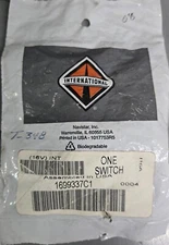 GENUINE NEW OEM INTERNATIONAL SWITCH LIGHT (DOME LIGHT) 1699337C1