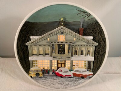 Vintage Norman Rockwell Main Street ''THE STUDIO''  3-D Lighted Plate