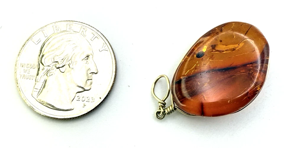 Colgante de ámbar báltico natural vintage envoltura de alambre de oro coñac gota de forma libre Foto 2 de 4
