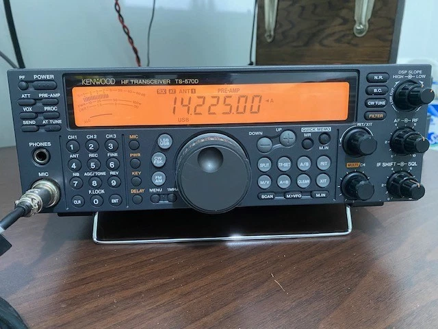 ジャンク ケンウッド TS570  SG  マイク  TCXO  付 ジャンク ケンウッド TS570 SG マイク TCXO 付 TS－2000 TS