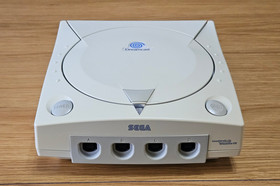 SEGA DREAMCAST VIDEO GAMES CONSOLE BOXED + 2 CONTROLLERS + 3 VMU + 2 VIBRATION