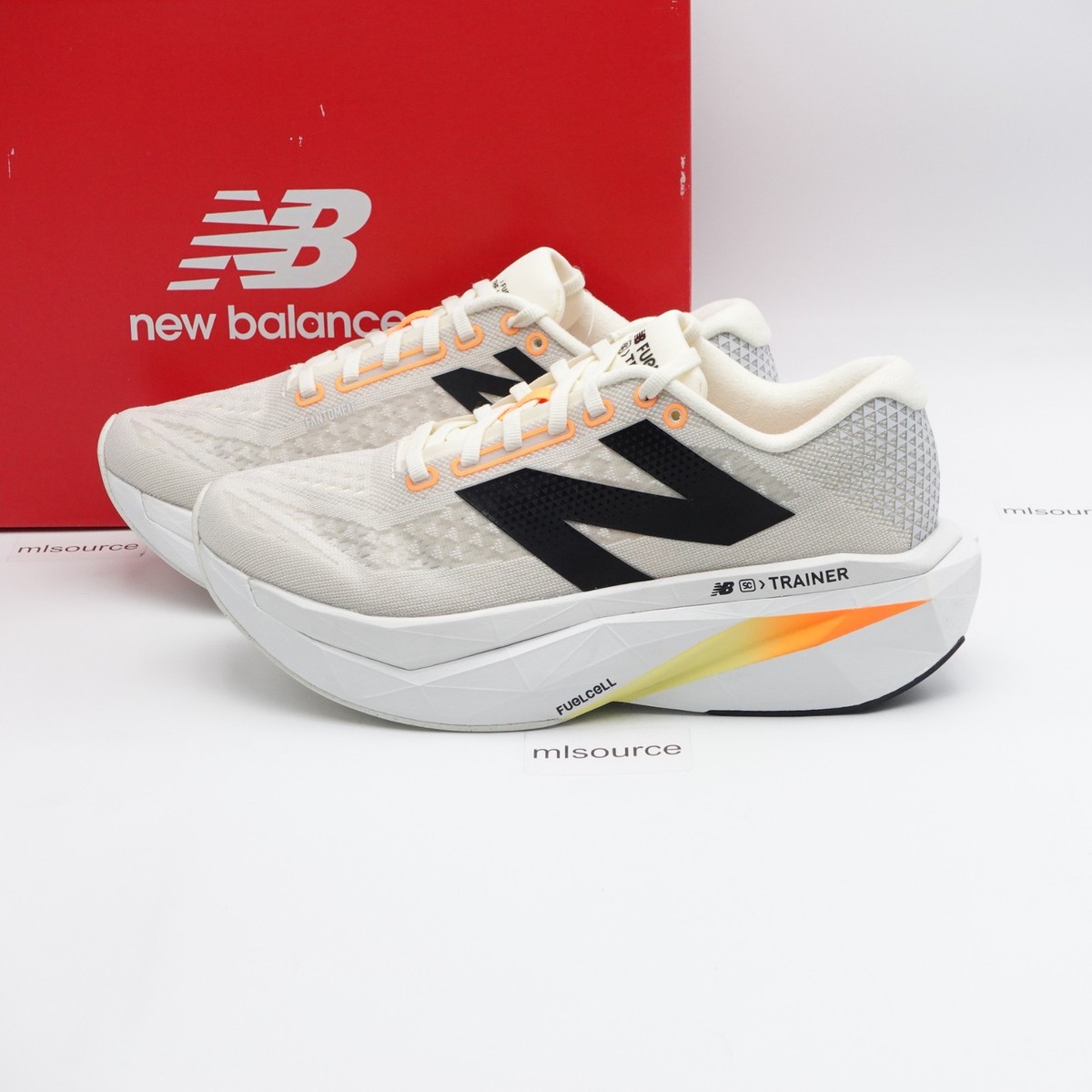 Size 9 WIDE D Women display picture 2
