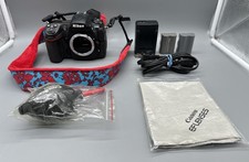 Nikon D300 DSLR Body   12.3MP   With Accessories And 2 Batteries