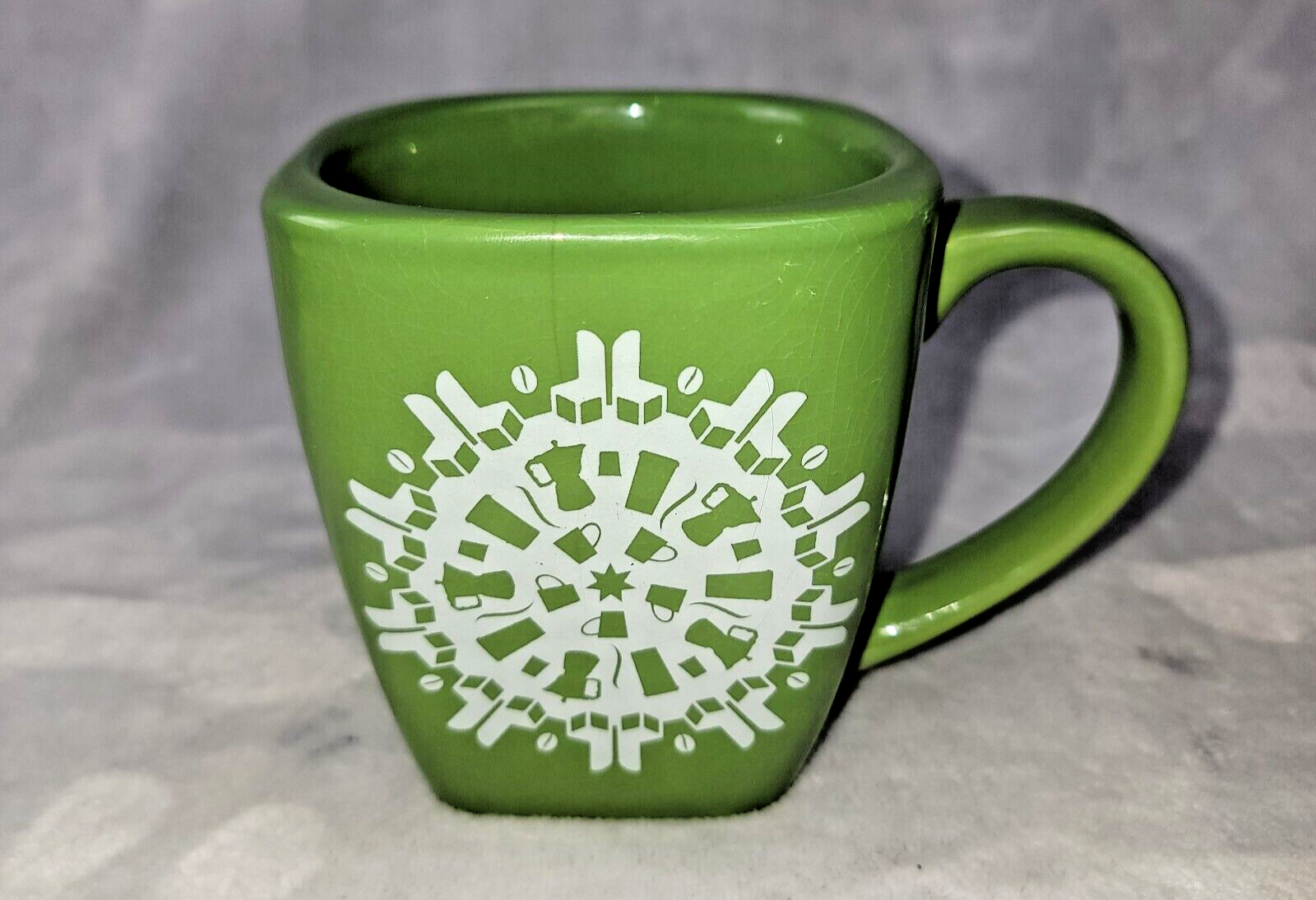 Starbucks 16 Oz Green Square Snowflake Holiday Coffee Cup 2004 Retired