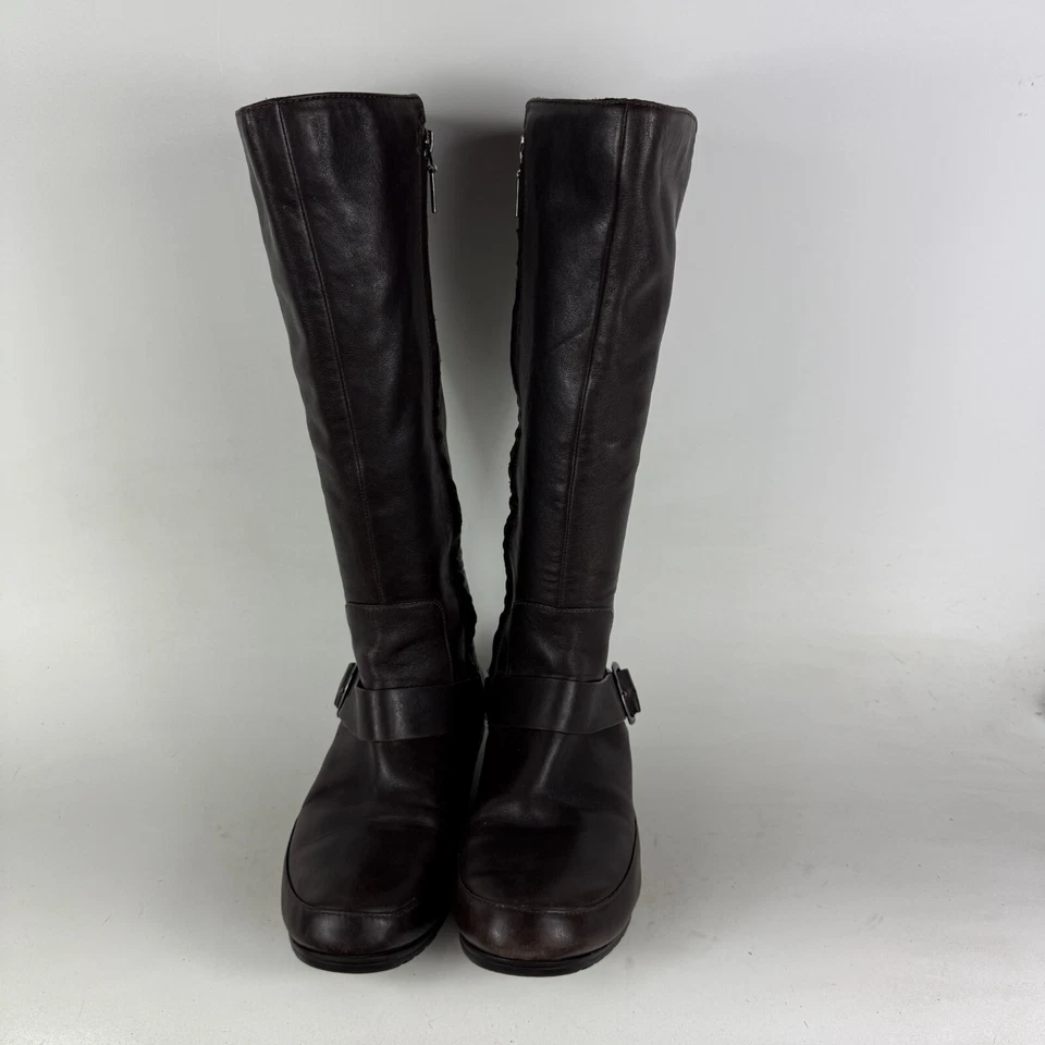 Botas Fitflop Mujer 7.5 Marrón Punta Redonda Cremallera Lateral Hasta la Rodilla Hebilla al Tobillo Western Foto 4 de 4