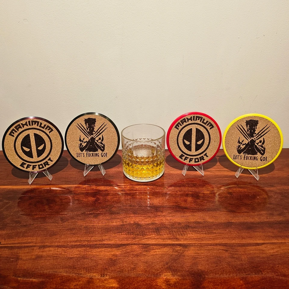 Posavasos de corcho grabados Deadpool & Wolverine (juego de 2); 2 variaciones disponibles Foto 3 de 3