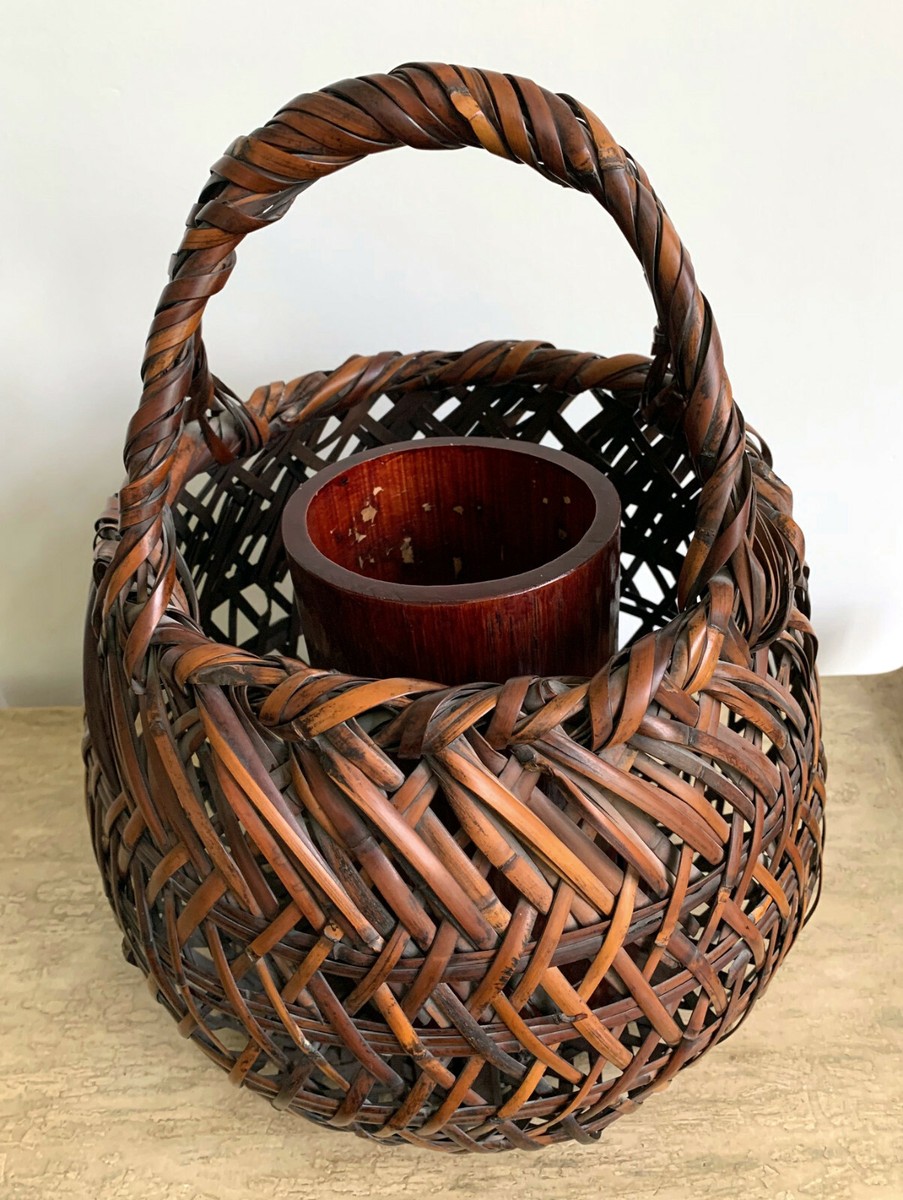 Japanese Bamboo Ikebana Basket by Yamamoto Chikuryosai I