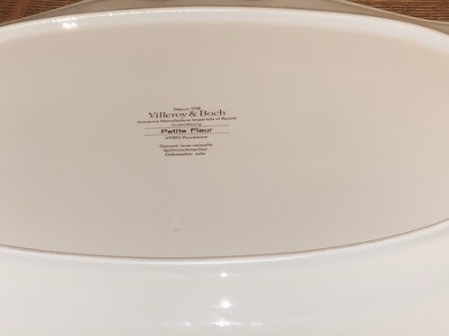 Plato de talla Villeroy Boch Petite Fleur ovalado 17”x12,5” apenas usado en muy buena condición - Imagen 8 de 8