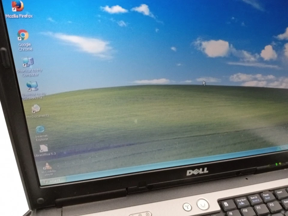Dell Latitude D531 15" Laptop AMD Turion X2 2GB RAM 500GB HDD Windows XP -RR - Image 3 of 4