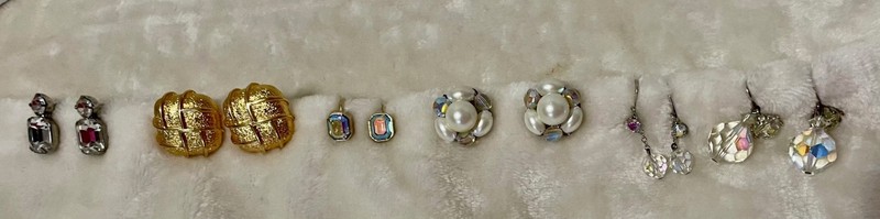 Vintage  & Anitque Fashion Screwback & Clip-on Earrings - Lot of 6 pair