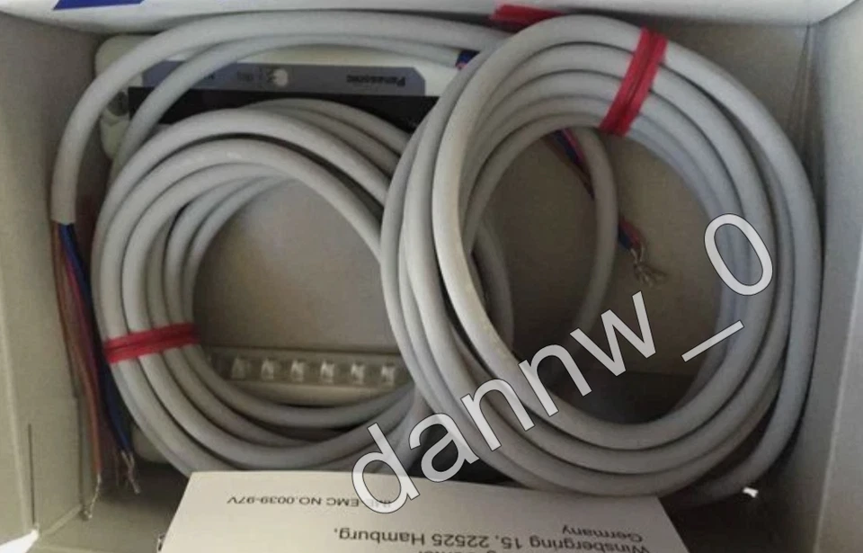 1PC New in box Panasonic NA1-PK3 NA1 PK3 Reflective grating sensor - Image 3 of 3