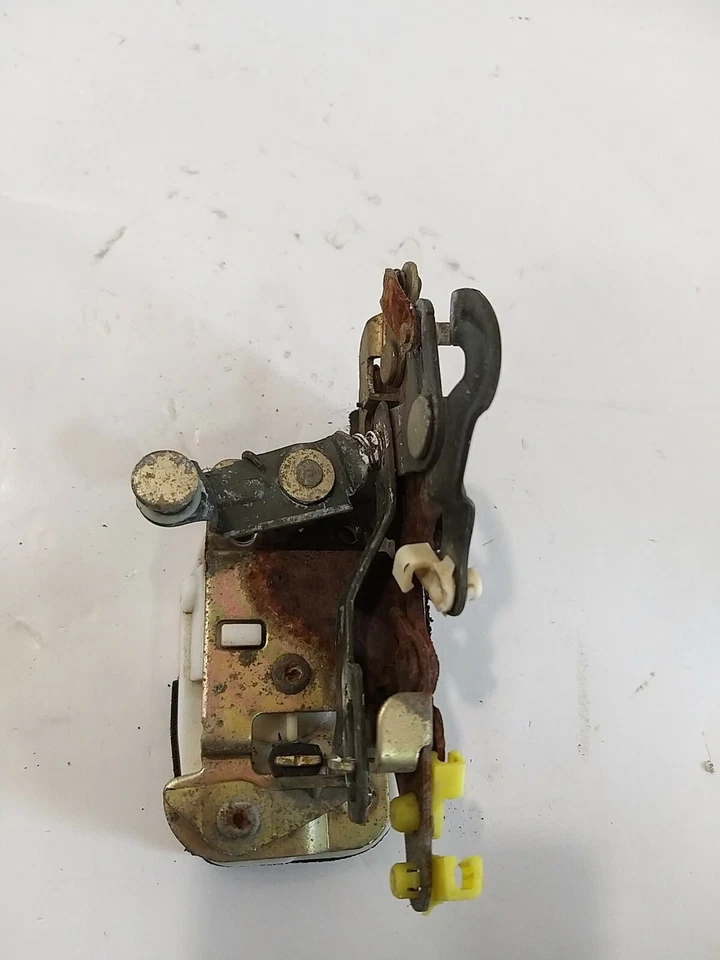 Mecanismo Cerradura Puerta Trasera Izquierda Daewoo Musso Original Año 1999 - Imagen 3 de 4