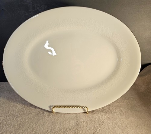 WEDGWOOD SILVER ERMINE OVAL PLATTER 14"L BONE CHINA ENGLAND R4452 WHITE FLORAL - Picture 7 of 9