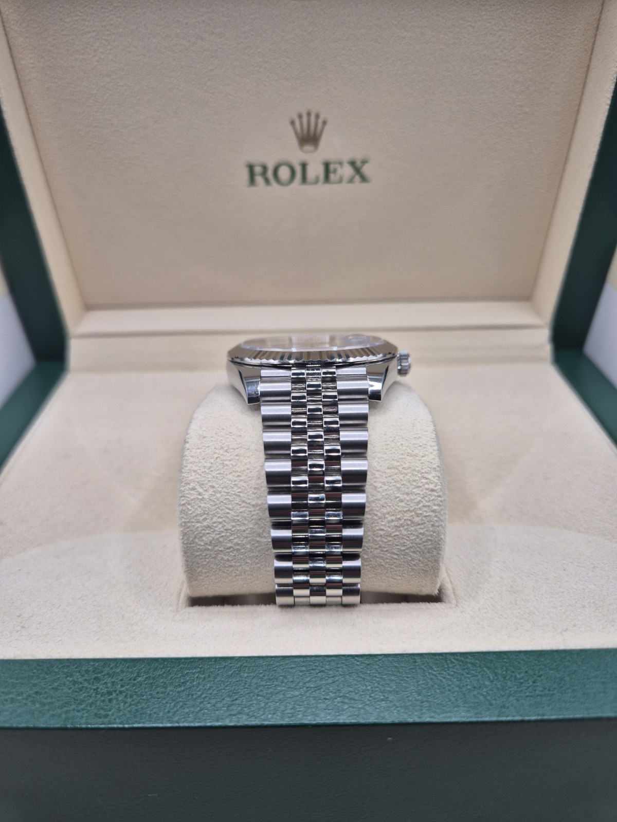 Rolex Datejust 41 Blue Diamond Dial 2022 126334 Fluted Jubilee Full Set image 4