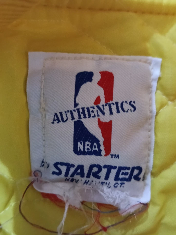 VTG 90s NBA LOS ANGELES LAKERS STARTER SATIN JACKET BOMBER YELLOW SIZE M - Image 3 of 3