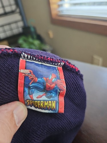 Spiderman Beanie Marvel Crouching Spiderman Red Blue Skull Cap Hat Unisex - Picture 3 of 3
