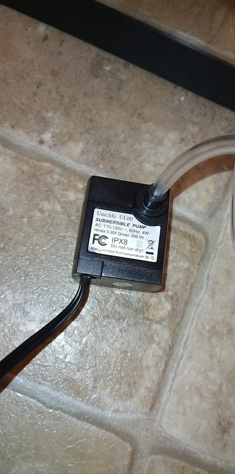 20(?) Gal Aquarium + starter kit stuff :) - Image 3 of 4