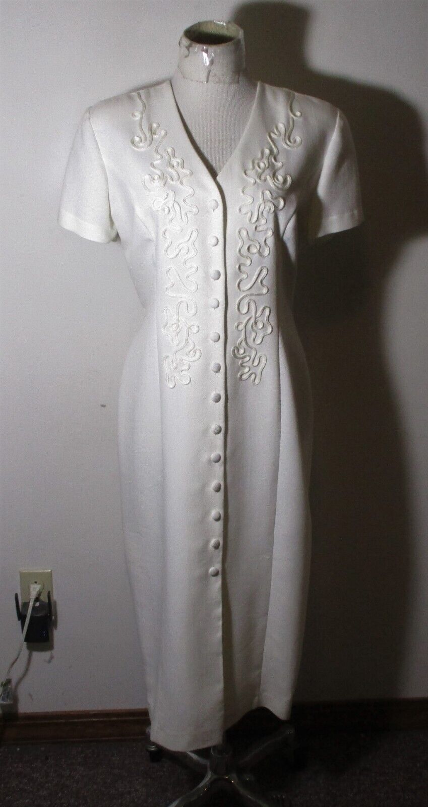 Women's DAWN JOY Fashions White Midi Embroidered Button Dress Size 10