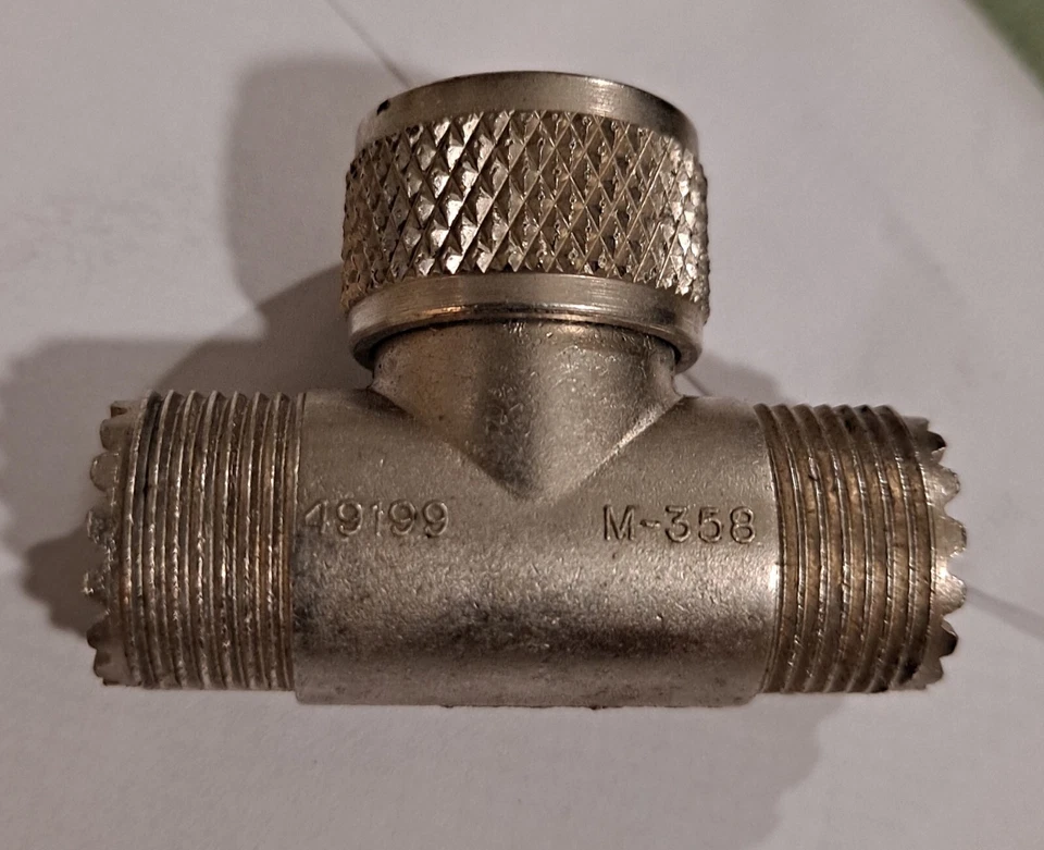 AMPHENOL M-358 RF TEE COAX  ADAPTER 3 WAY FEMALE TO MALE TO FEMALE CONNECTOR NOS - Image 2 of 4