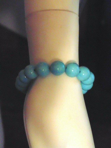 Blue Bead Bracelet Plastic Elastic One Size Costume Jewelry Gifts For Her Mom - Picture 4 of 4