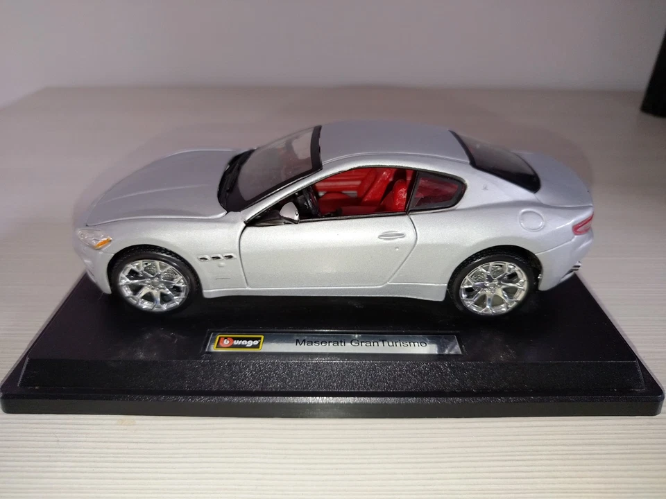 Maserati Gran Turismo 1/24 Burago Bburago No Maisto Solido - Immagine 3 di 4