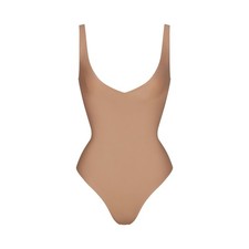 SKIMS Unlined Plunge Thong Bodysuit - Sienna - Size M - RRP £94 - Brand New