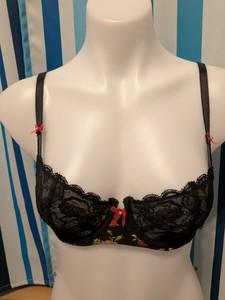 Victoria's Secret Lace Bra Black 34B