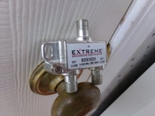 2Way Splitter Extreme Broadband Engineering In Out BDs102H -3.5dB 5-100US Seller
