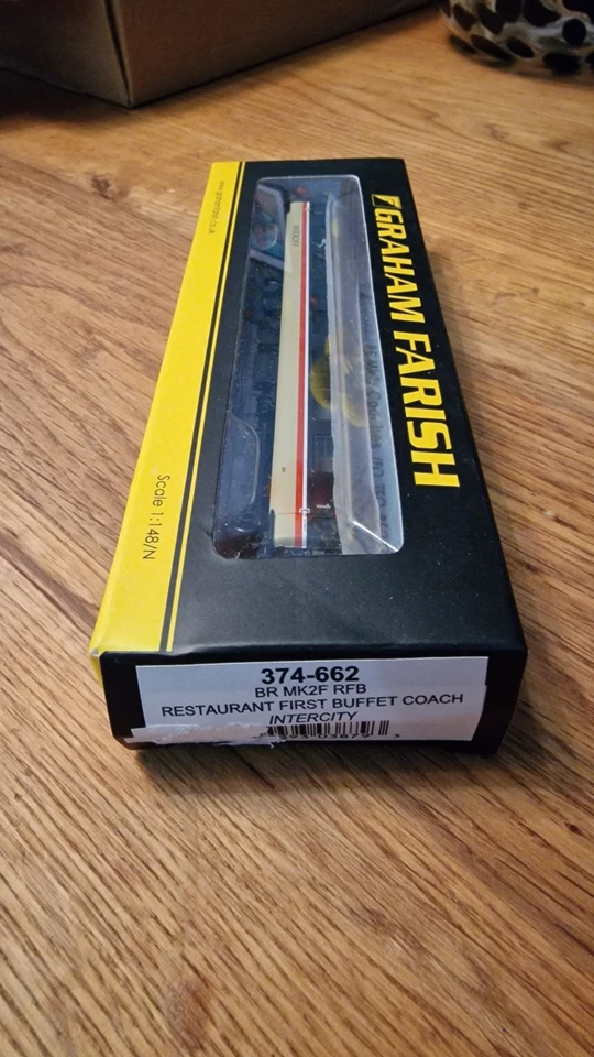 GRAHAM FARISH 374-662 BR MK2F RFB RESTAURANT FIRST BUFFET COACH INTERCITY - Image 2 of 2