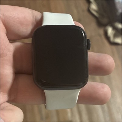 Apple Watch Series 5 44mm Black Aluminum Case White Silicone Band Touch Screen