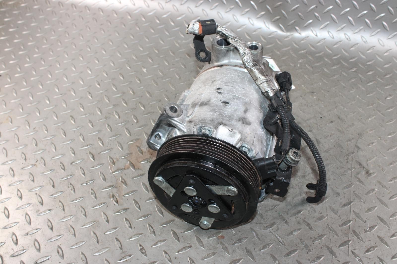 Maserati Ghibli 2014-2024 FRONT Ac compressor