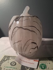 Calabaza de mármol de vidrio de Crescent Enterprises