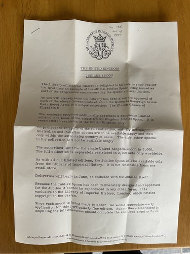 Boxed Library Imperial History London Silver Hallmarked QE2 Silver Jubilee Spoon - Picture 11 of 14