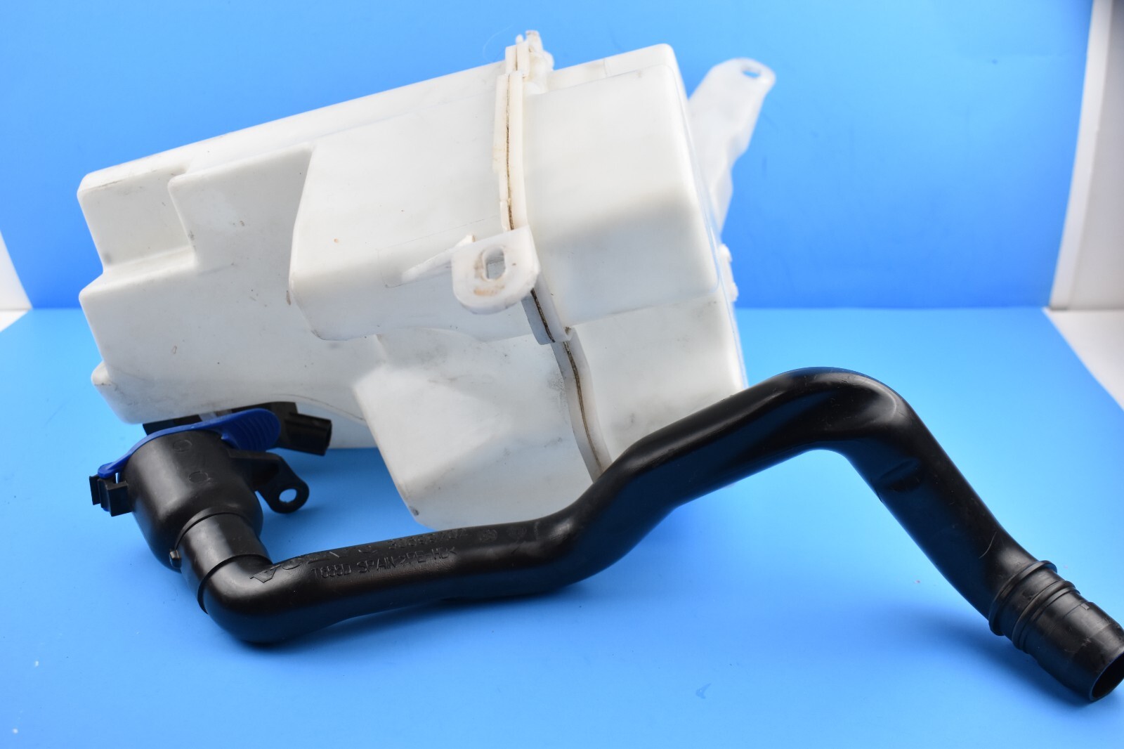 OEM 2007-16 Volvo S80 Windshield Washer Fluid Reservoir Tank 30784233 ...