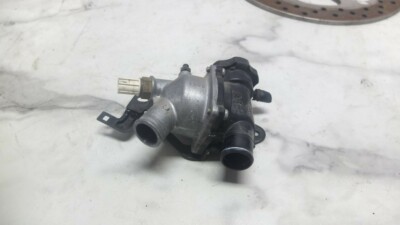 05 Kawasaki VN2000 VN 2000 A2 Vulcan Thermostat Housing