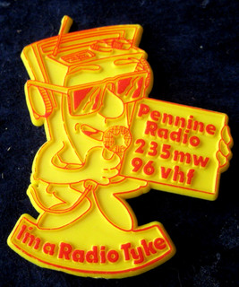 PENNINE RADIO BRADFORD vintage 1970s promotional plastic pin BADGE