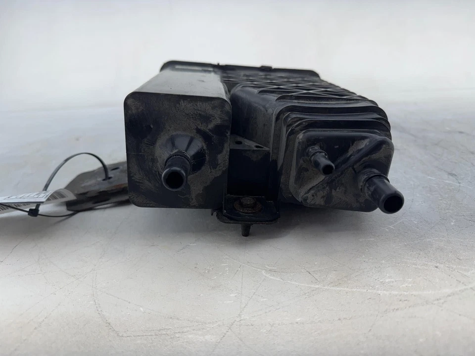 2017-2020 GMC Yukon XL 1500 Fuel Vapor Canister OEM 84316724 - Image 4 of 4