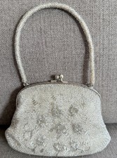 Micro Beaded Bag Purse White Flowers Kiss Lock Close Hinged Vintage 1950s Clean