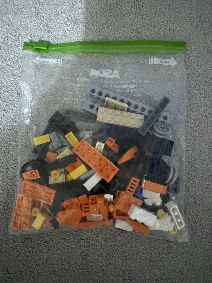 LEGO Creator 31017 Sunset Speeder, photo 2 of 5
