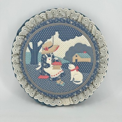 Vintage Style Quilted Fabric Wall Art Plaque Girl Cat Barn Eyelet Lace Blue 14in